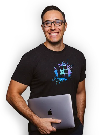 WP 澳洲幸运5开奖官网开奖 Engine team member holding laptop smiling